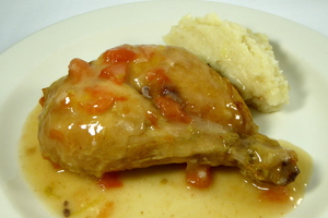 Roast chicken seasoned with sherry vinegar and mashed potatoes