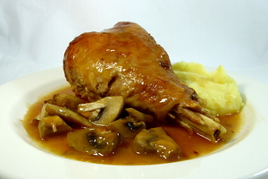 Braised turkey thighs with mushrooms and mashed potatoes