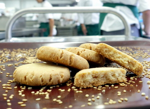 Sesame cookies