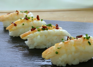 Ganba nigiri sushia baratxuriarekin (PINTXO)