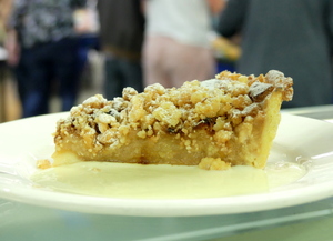 Apple crumble pie