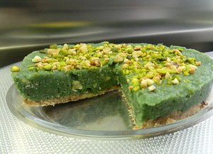 Green cheesecake with spirulina