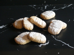 Almond cookies