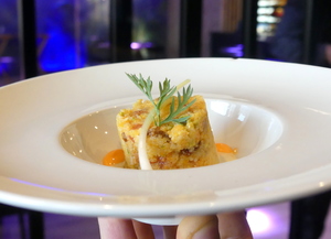 Cuscús de coliflor con crema de anchoas en salazón y emulsión de hortalizas asadas 