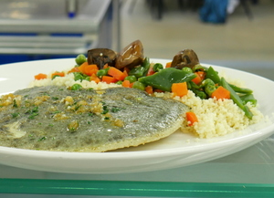 Rodaballo a la plancha con verduras y cuscús