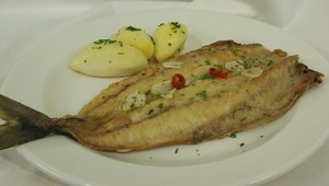 Verdel a la plancha con patatas vapor