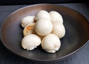 Steamed bao buns