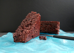 Savoury chocolate sponge cake