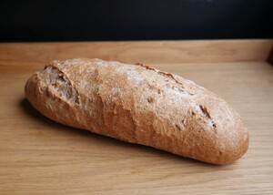 Pan de nueces y cardamomo