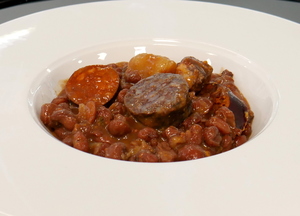 Red beans stew with blood sausage