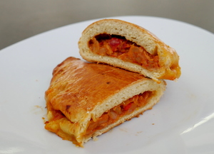 Empanada de bonito picante (Refrigerado - Take away)