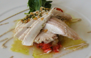 Ensalada de ventresca de bonito con tomate y manzana confitada