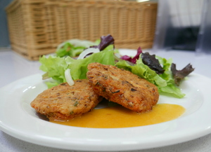 Hamburguesas de zanahoria y avena con ensalada