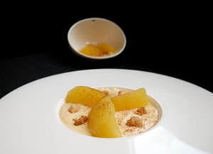 Lukitxene boiled apples with custard