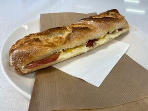Bocadillo de bacon y queso