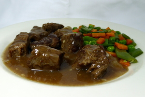 Veal fricassee with chilli and diced vegetables