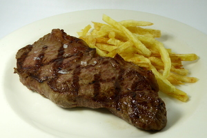 Grilled entrecôte with chips