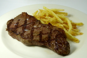 Entrecote a la parrilla con patatas