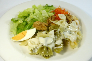 Ensalada de pasta con nueces