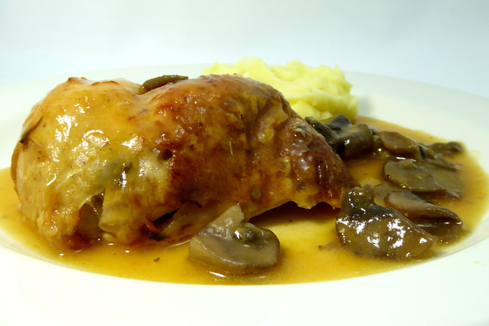 Braised chicken with champignons stew and mashed potatoes