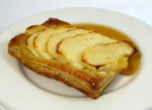 Apple puff-pastry