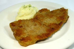 Escalope de ternera a la plancha con puré de patata