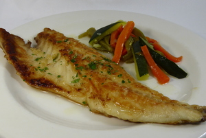 Lubineta a la plancha con juliana de verduras