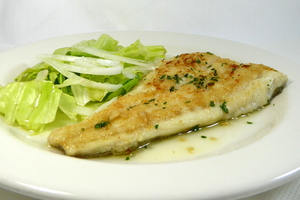 Abadejo a la plancha con ensalada 