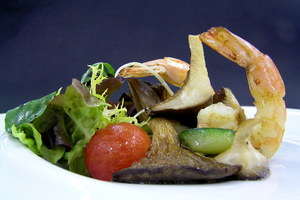 Warm mushroom, prawn and seasonal vegetable salad 