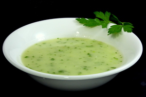 Salsa verde con fondo de verduras