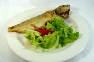 Fried pout salad and tomato