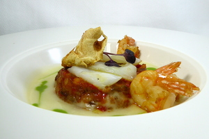 Bacalao ajoarriero con langostinos