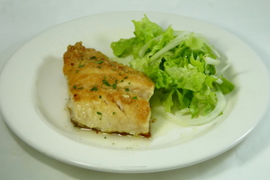 Cabracho a la plancha con ensalada de lechuga