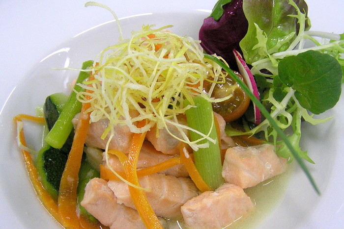 Warm fresh salmon salad