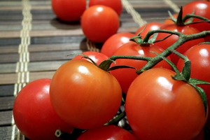 Vine tomato