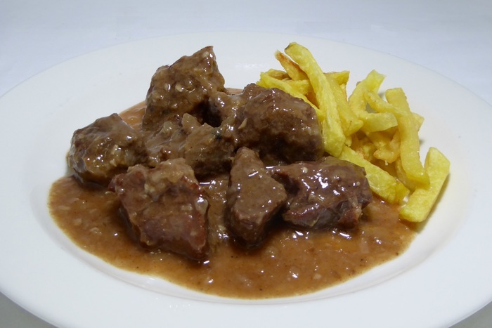 Veal fricassee with chilli and potatoes