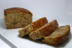 Banana and walnut sponge