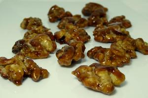 Caramelized walnuts