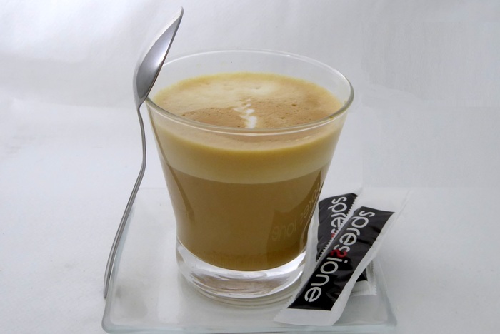 White coffee in glass - Gastronomía Vasca: Escuela de Hostelería Leioa