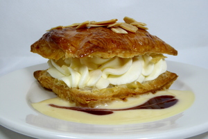 Baked puff pastry filled with whipped cream