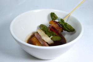 Vegetables skewers with asian sauce