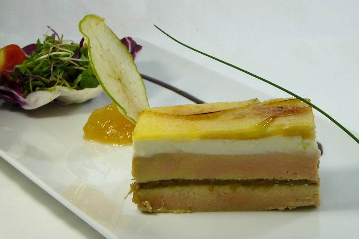 Foie-gras milorria, ahuntz gazta eta sagar karamelizatua