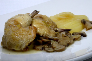 Chicken stew seasoned with Txakolí wine