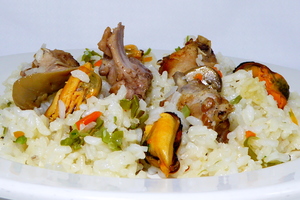 Arroz con mejillones y conejo