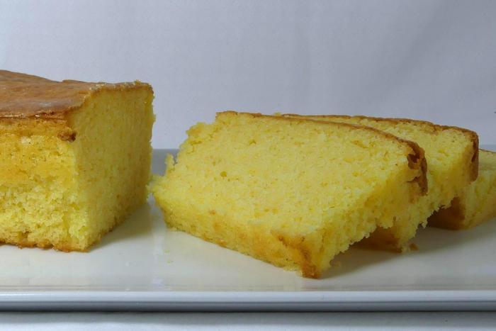 Lemon and cream cheese cake