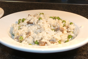 Champignons, peas and chicken risotto