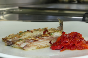 Grilled horse mackerel with red peppers stew