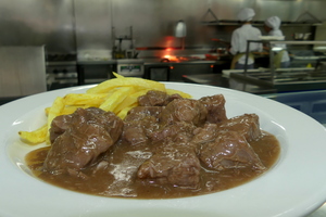 Fricassé de ternera al estragón