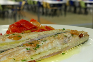 Grilled mackerel with red peppers and onions