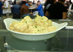 Cauliflower au gratin with bechamel sauce 